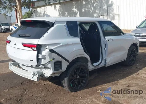 2024 Mitsubishi Outlander Se Black Edition S-Awc z USA, uszkodzony, nr VIN JA4J3VA89RZ034082